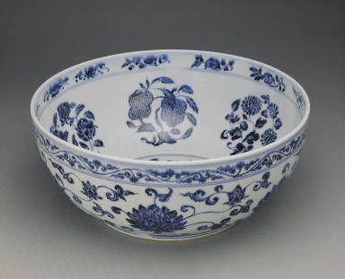 Large bowl with underglaze-blue decoration of lotus scrolls and fruit(unmarked)