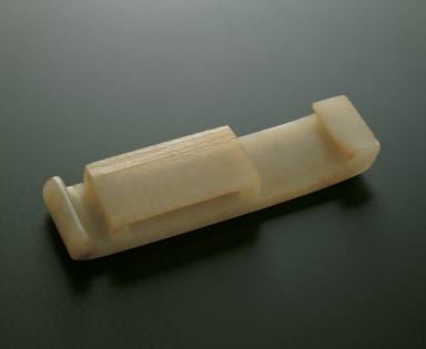 Jade scabbard buckle