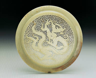 Jade dish with dragon design in openwork