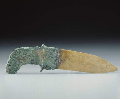 Jade Ge dagger with bronze hilt