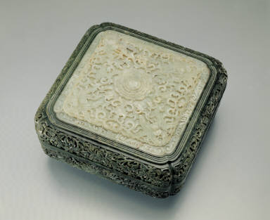 Jade curios box with foral decor