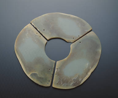 Jade circle composed of three Huang