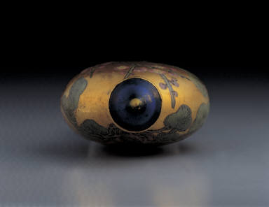 Glass bodied painted enamel snuff bottle with three winter friends design