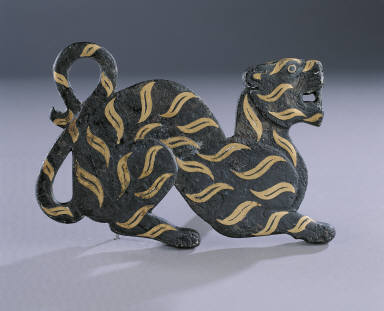 Bronze military amulet in tiger shape inlaid with gold