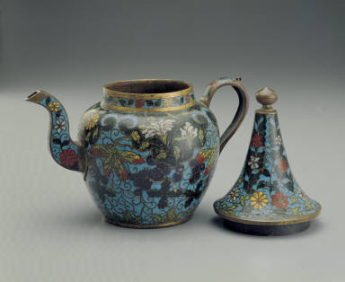 Cloisonne ewer with grapevine decor