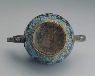 Cloisonne ewer with grapevine decor