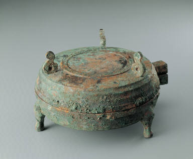 Bronze lamp with tile pattern