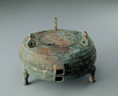 Bronze lamp with tile pattern