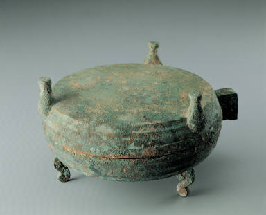 Bronze lamp with tile pattern