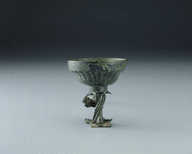 Bronze floral shaped censer with handle