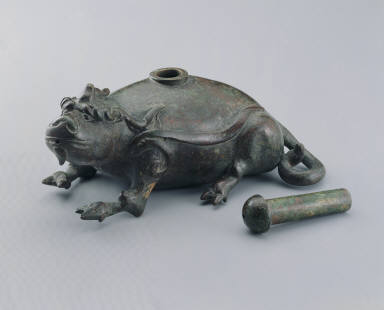 Bronze water dropper in the shape of an auspicious animal