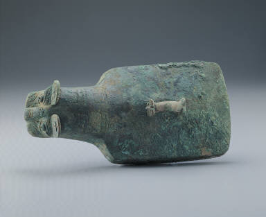 Bronze Yi vessel with Yue Yi inscription