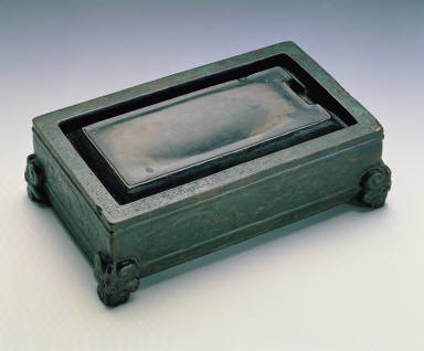 Inkstone in shi-qu pattern from Han Dynasty brick