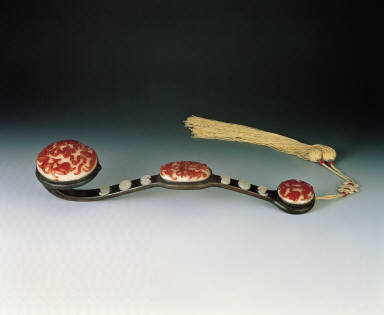 Redwood ru-yi scepter with glass inlays of the auspicious bat motif
