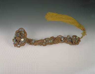 Wood ru-yi scepter with gemstone decorations