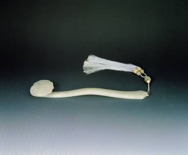 Jade ru-yi scepter with inscription of Emperor Qian-long's poems of 1754 and 1771
