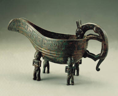 Bronze Yi vessel with miniature-human feet