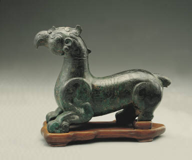 Bronze Zun vessel with bird head and beast body
