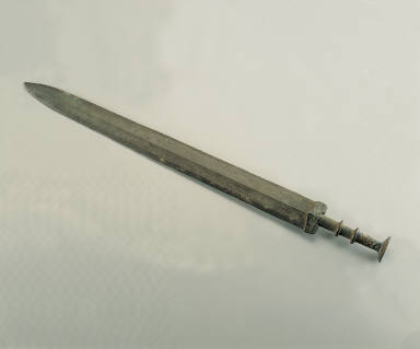 Bronze sword belonging to king Zhougo of Yue