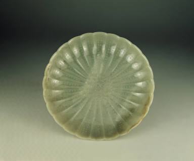 Jade petal-shaped dish