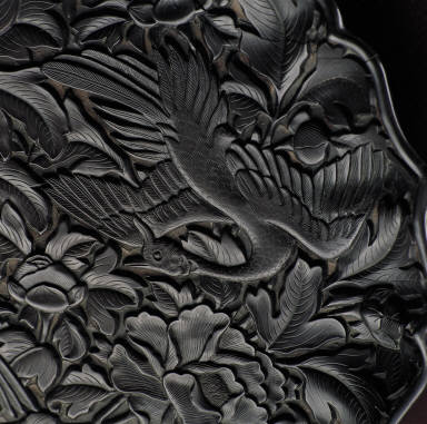 Dish with peacock and peony decor with black lacquer