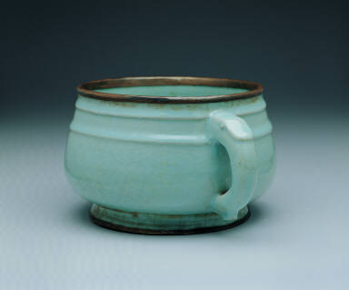 Gui ritual vessel with light bluish-green glaze