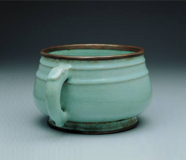 Gui ritual vessel with light bluish-green glaze