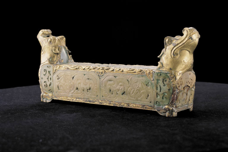 Gilt-bronze headrest inlaid with jade