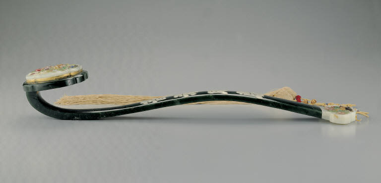 Jade ru-yi scepter inscribed with the phrase Pu-tian-tong-qing (meaning universal rejoicing)